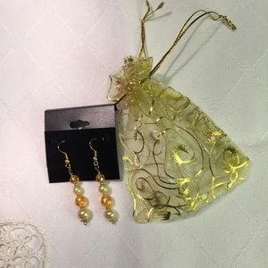 BUNDLE UP🌷3 for 30🌷 Beaded glass pearls drop earrings